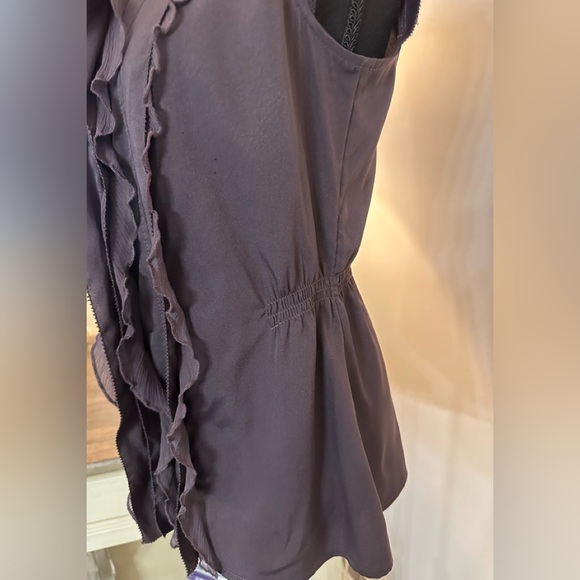 Converse One Star Tuxedo Ruffled Sleeveless Blouse - Size M - Picture 4 of 10